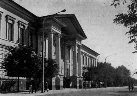 72. Бывш. здание Присутственных мест. 1806–1809