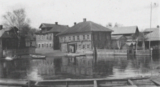 Ипатьевская слобода у реки Костромки в половодье. Фото 1900-1930 гг.
