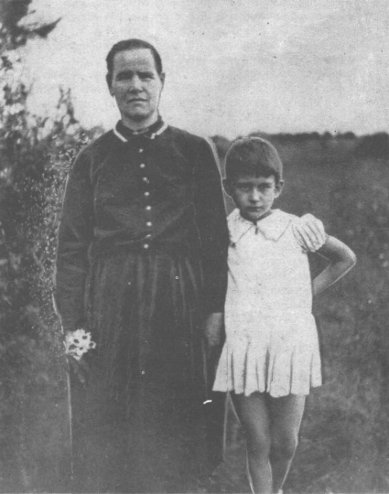 Люба Григорова с няней Наташей Труфановой