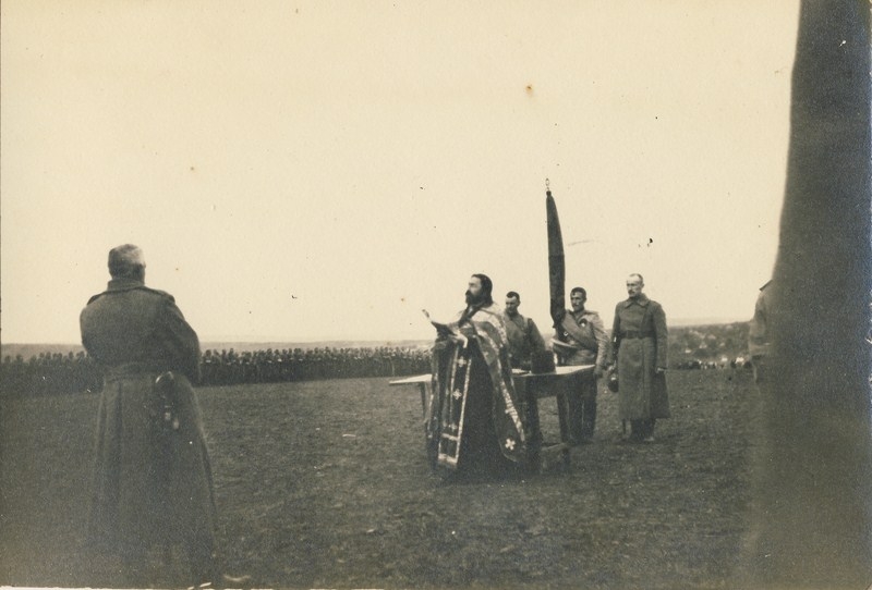фотографии поручика Зотова&nbsp;В.М.