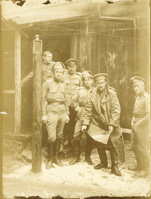 фотографии поручика Зотова&nbsp;В.М.