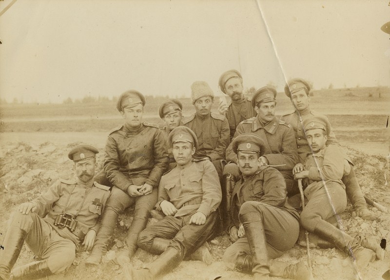 фотографии поручика Зотова&nbsp;В.М.